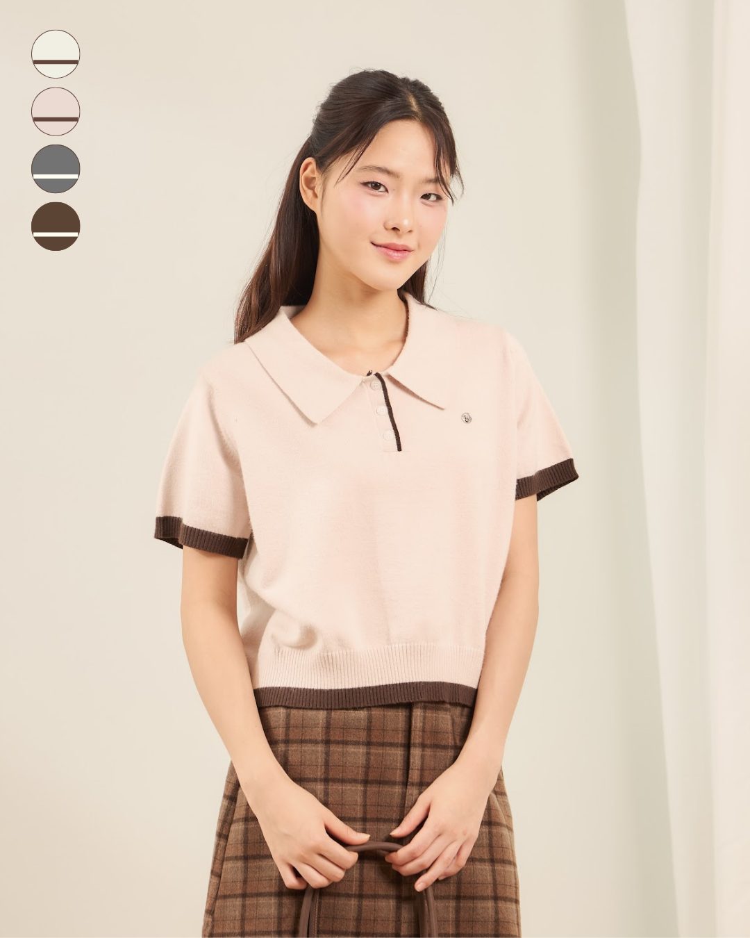 avocado - Twinny Knit Polo เสื้อโปโลทรงครอป เนื้อผ้าไหมพรม ดีเทลขอบทูโทน