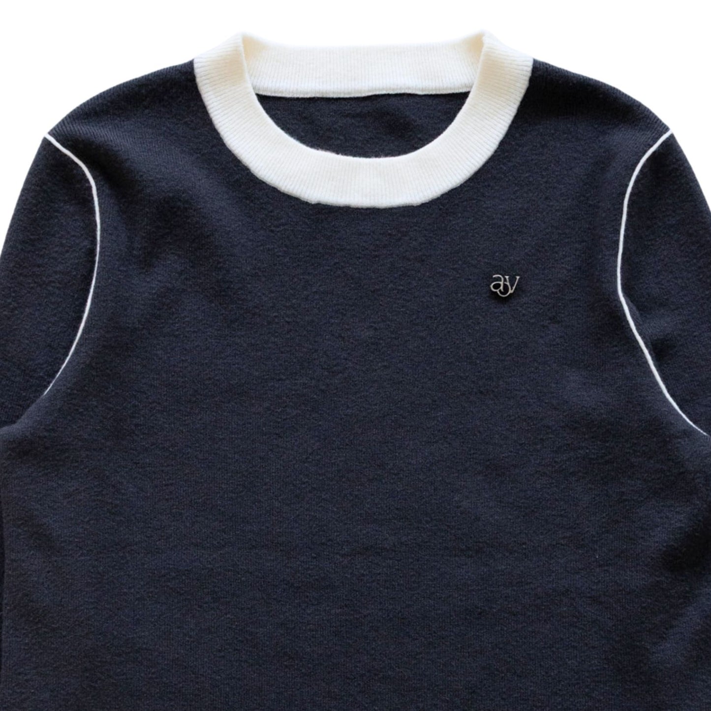 avocado - Pieta Knit Sweater เสื้อสเวตเตอร์ไหมพรมคอปีน