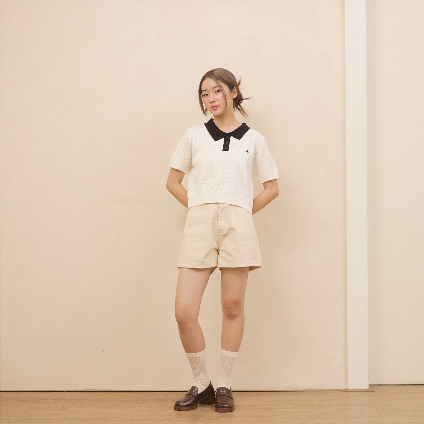 avocado - Shadow Shade Polo Tops เสื้อโปโลทรงครอป ยืดได้เยอะ ไม่ต้องรีด