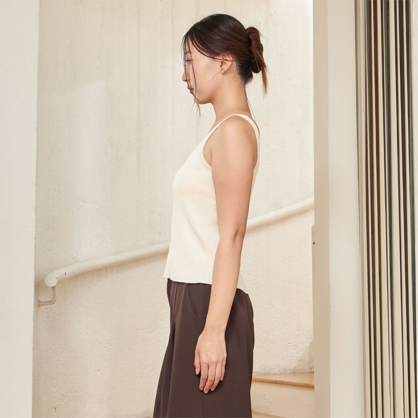avocado - Madele Knit Tank เสื้อกล้ามเนื้อผ้าไหมพรมผ้าร่อง เข้ารูป ทรงสวย