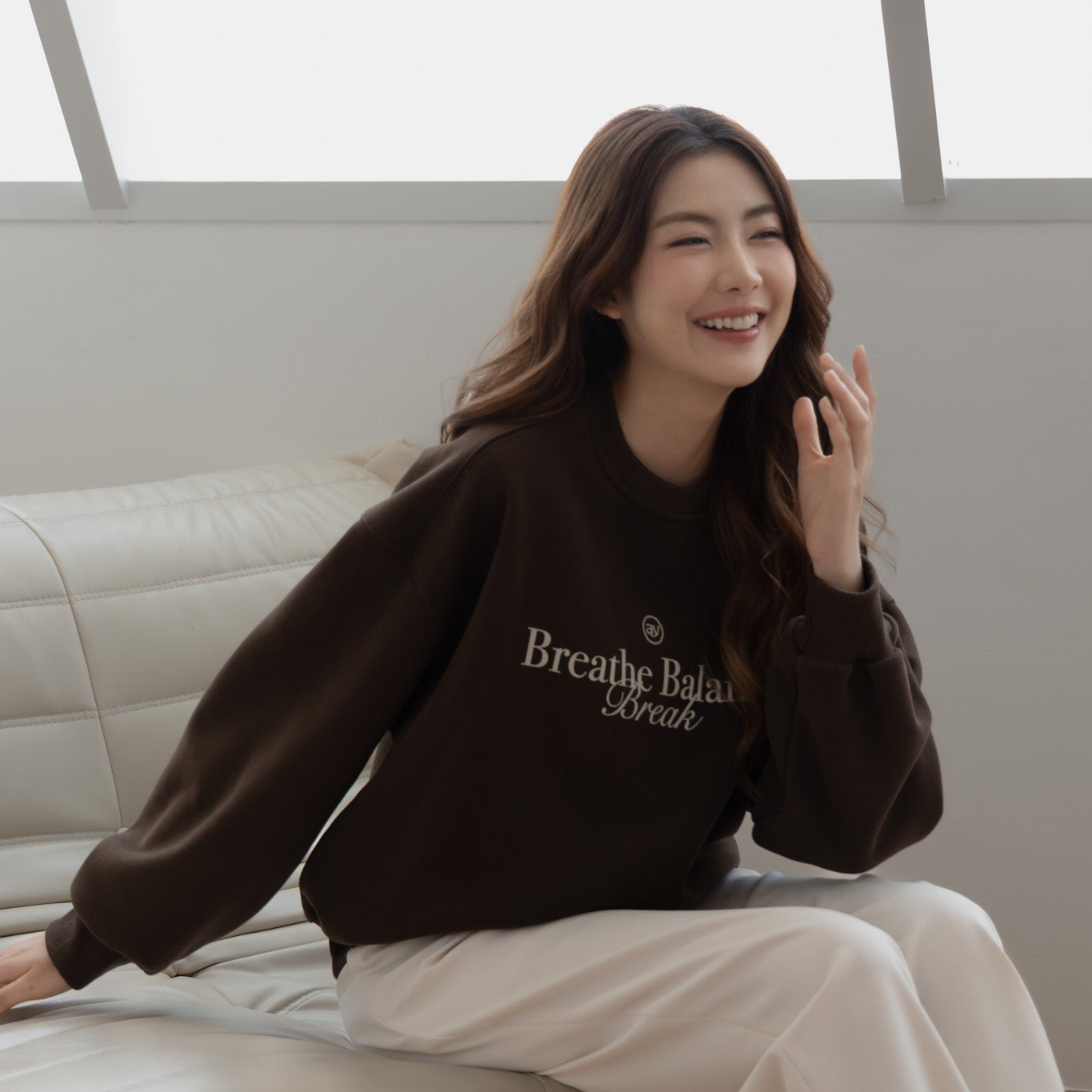 avocado -  Jupiter Sweater เสื้อสเวตเตอร์สกรีนลายผ้าหนานุ่มม