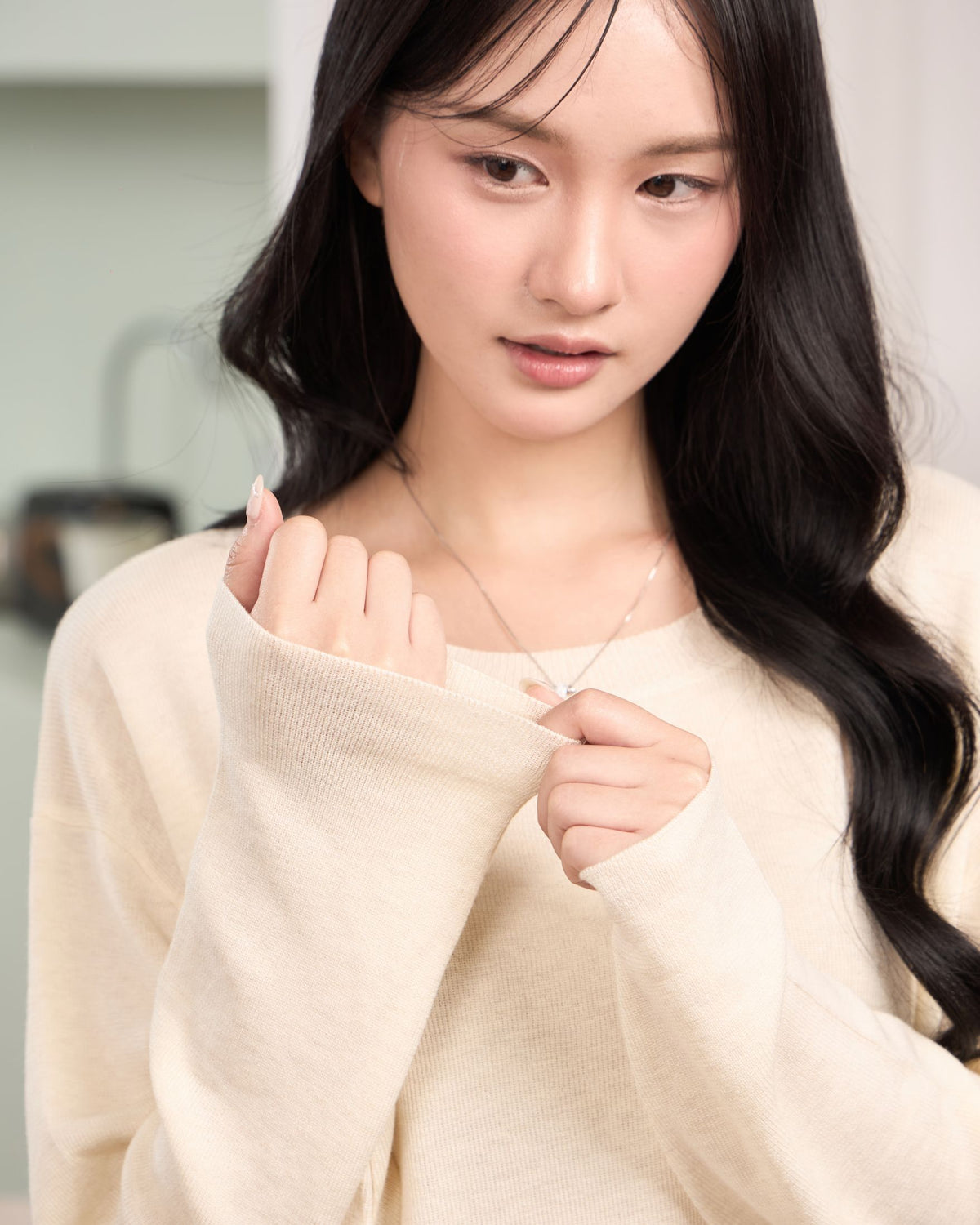 avocado - Jammy Tops เสื้อแขนยาวคอปาดทรงครอป บางเบา ใส่สบาย มี 8 สี