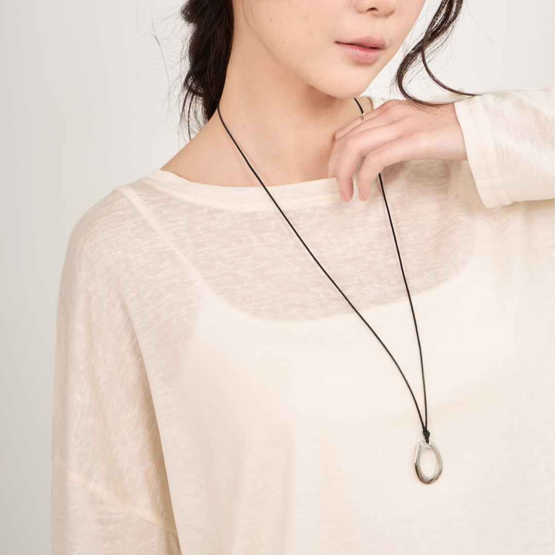 avocado - Megan long sleeve tops เสื้อแขนยาวทรงโอเวอร์ไซส์สีพื้น เนื้อผ้าบางเบา