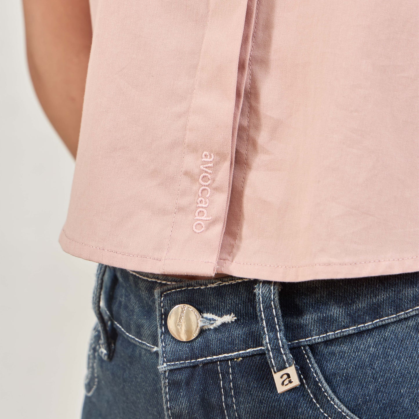 avocado - Profy Cropped Shirt เสื้อเชิ้ตครอปแขนสั้น ผ้าฝ้าย 100%