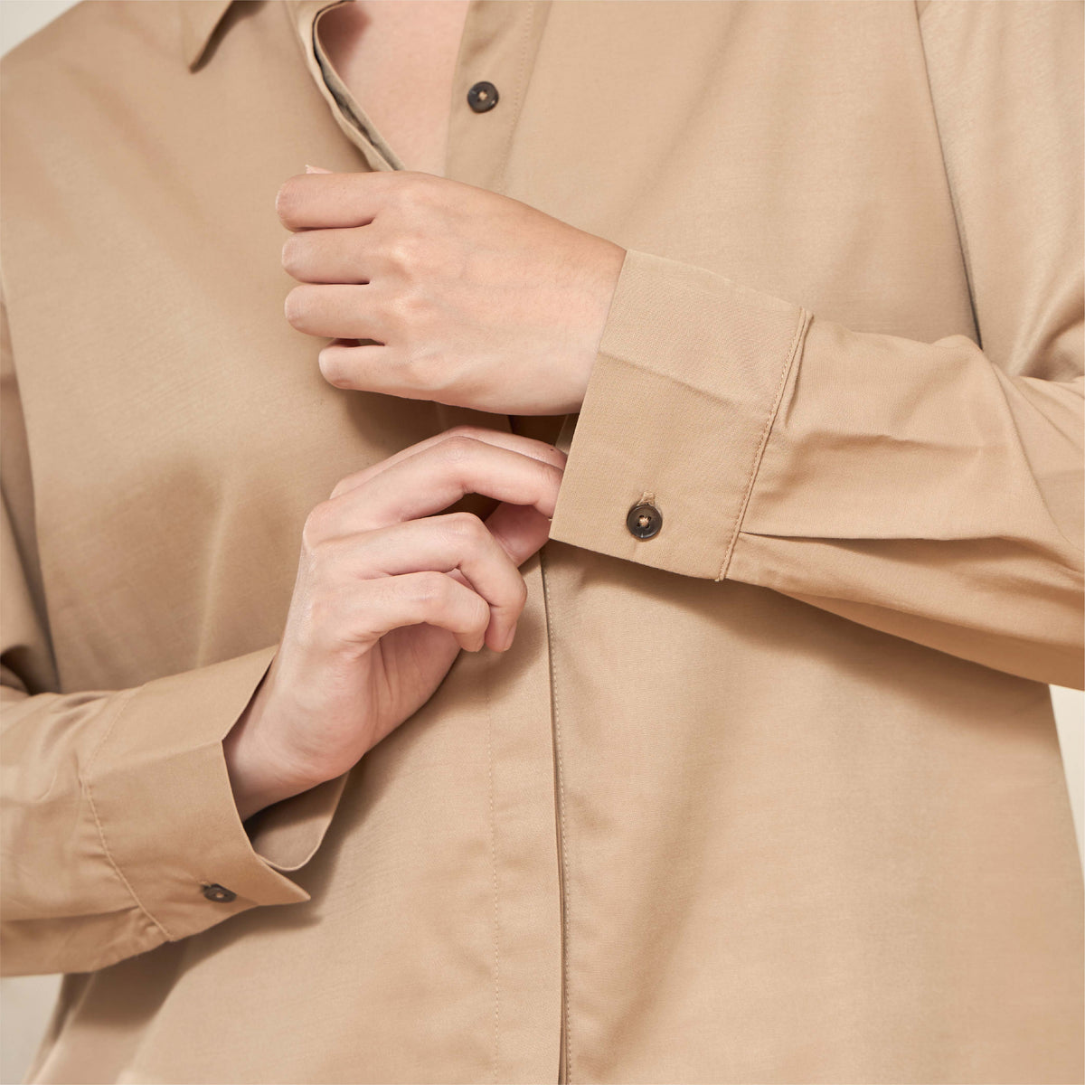 avocado - Tenderly Oversize Shirt เสื้อเชิ้ตแขนยาว เนื้อผ้าเบาสบาย แต่ไม่โปร่ง