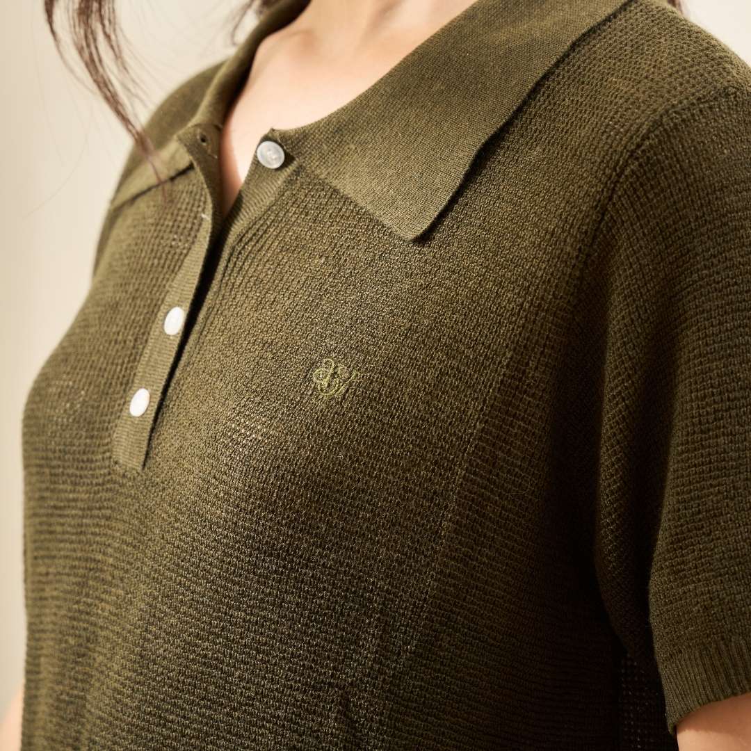 avocado - Corner Knit Polo เสื้อโปโลไหมพรม เนื้อผ้านุ่ม โปร่ง เหมาะกับ Summer