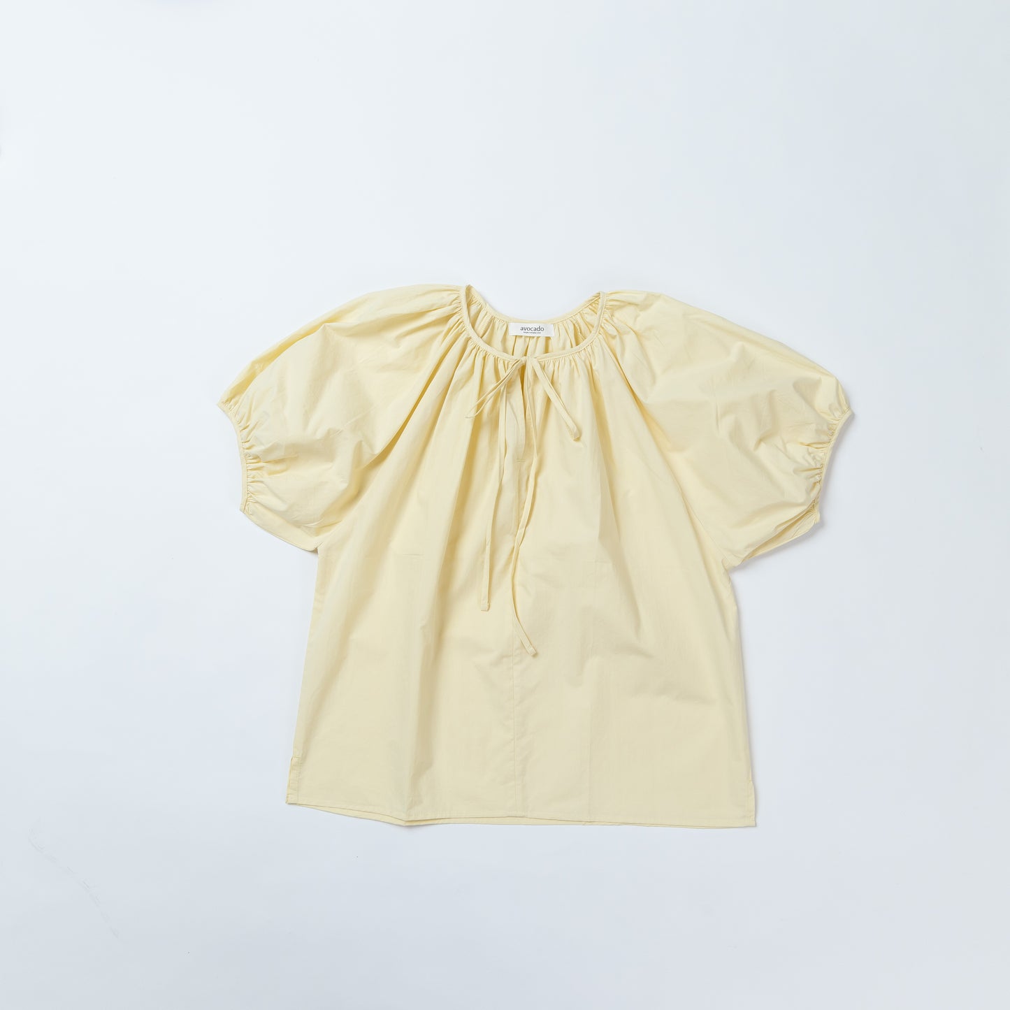 avocado - Gentle Lady Blouse เสื้อเบลาส์ผูกโบว์ ดีเทลแขนตุ๊กตา