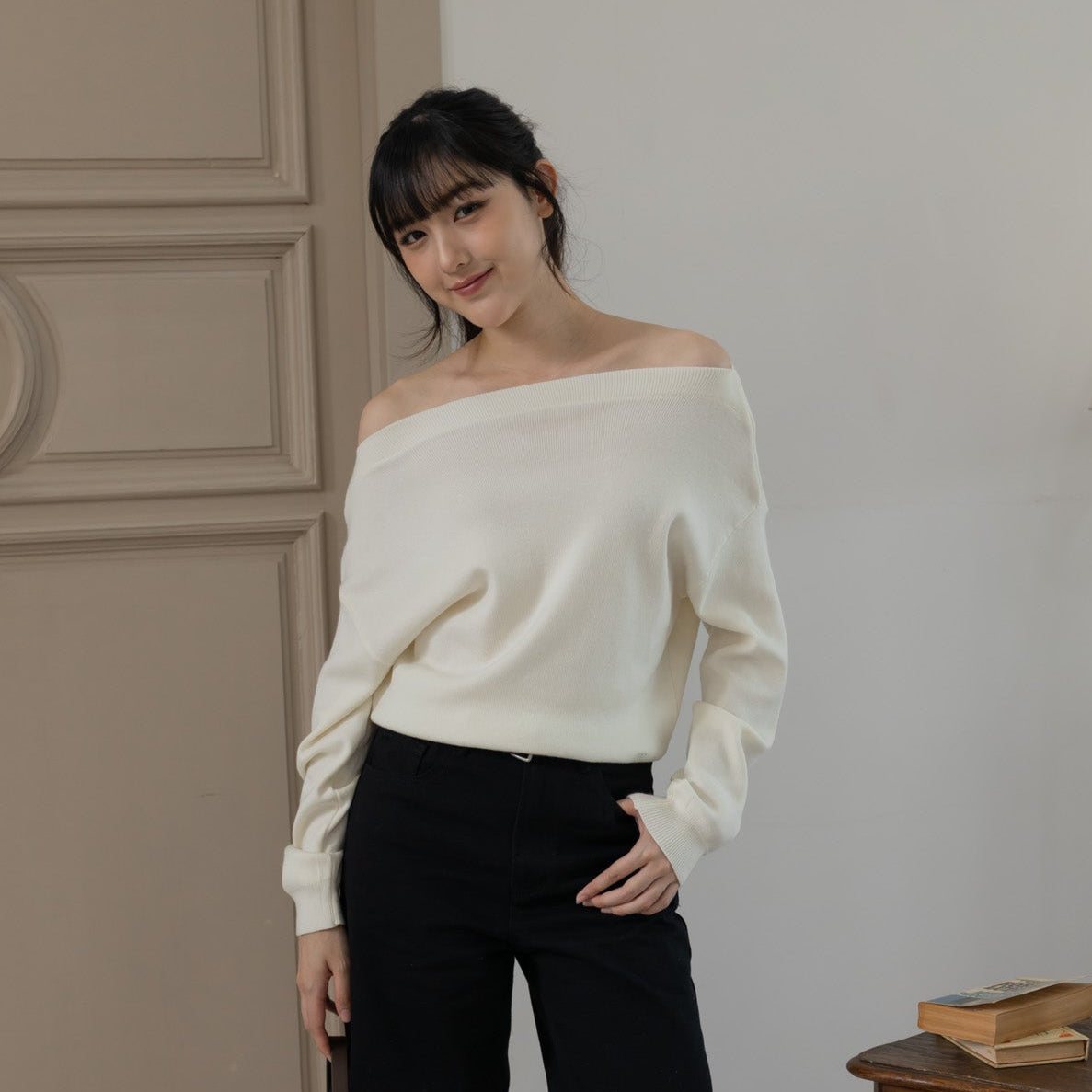 avocado - Ciel Off-Shoulder Sweater เสื้อสเวตเตอร์ปาดไหล่