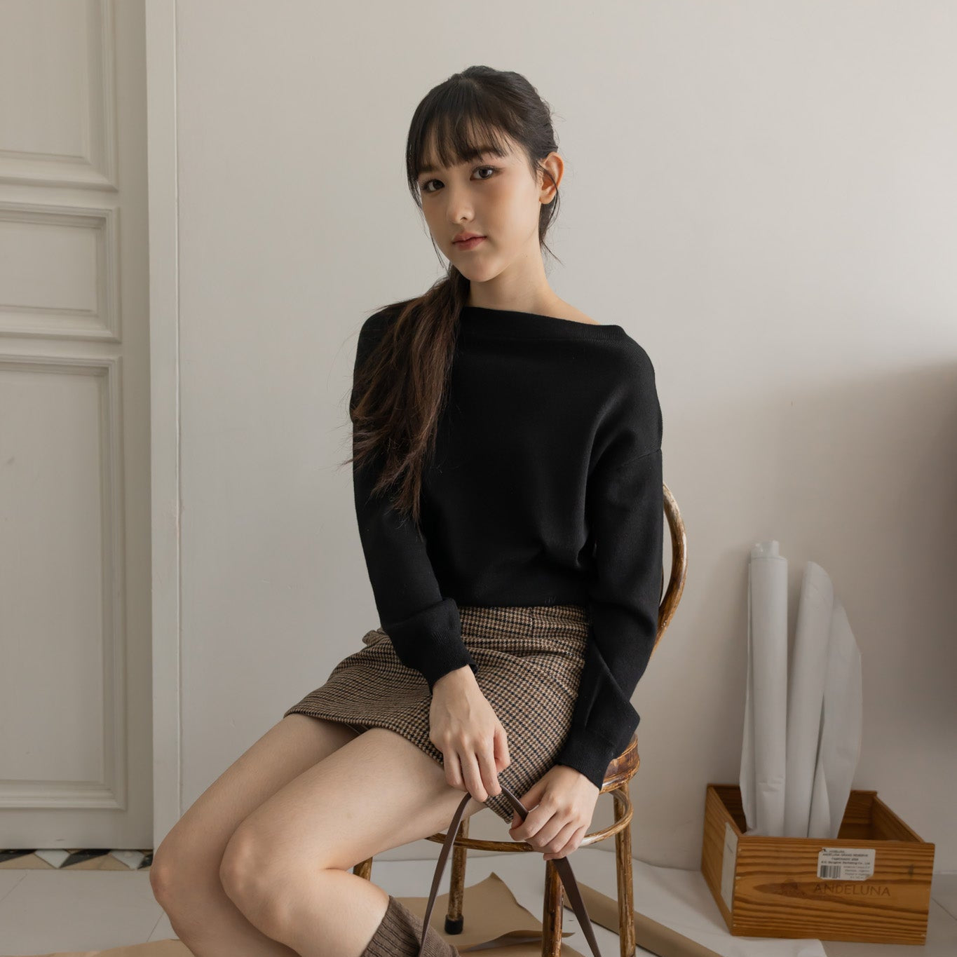 avocado - Ciel Off-Shoulder Sweater เสื้อสเวตเตอร์ปาดไหล่