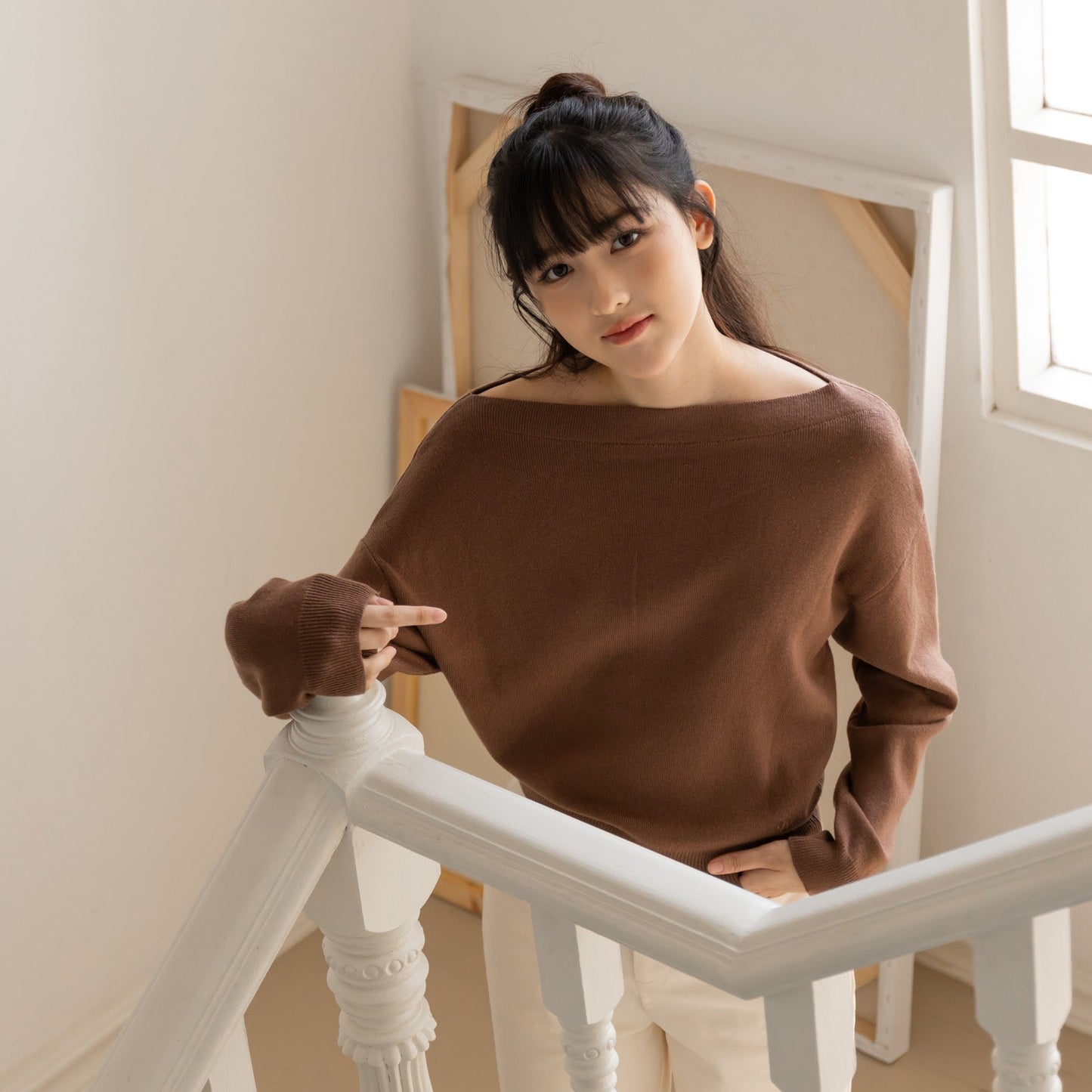 avocado - Ciel Off-Shoulder Sweater เสื้อสเวตเตอร์ปาดไหล่