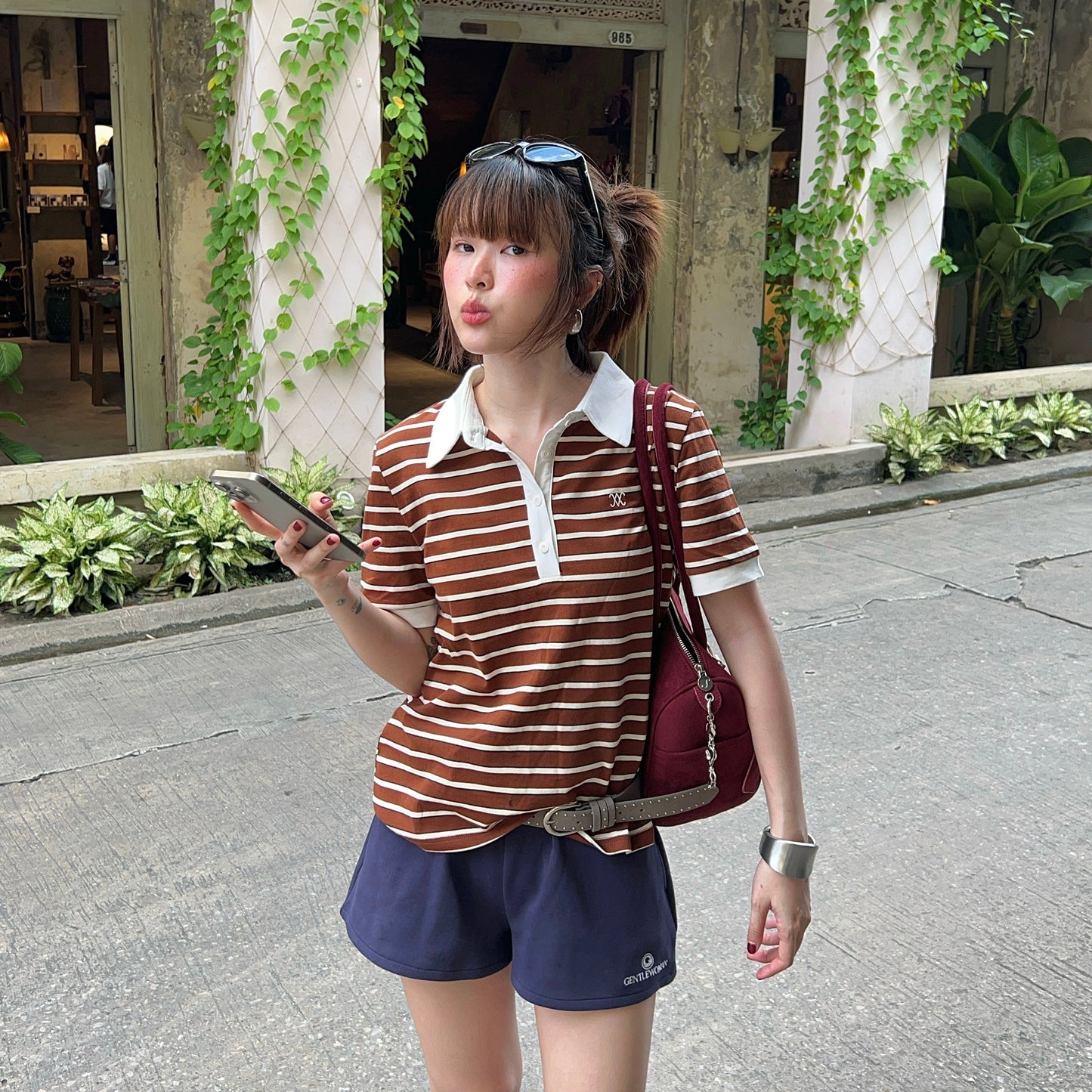 avocado - Petty Polo เสื้อโปโลคอปกลายทาง ดีเทลกระดุมลายกระ