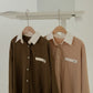 avocado - Julian Shirt เสื้อเชิ้ตสีพื้นผ้า cotton ดีเทลตัดปกสีครีม