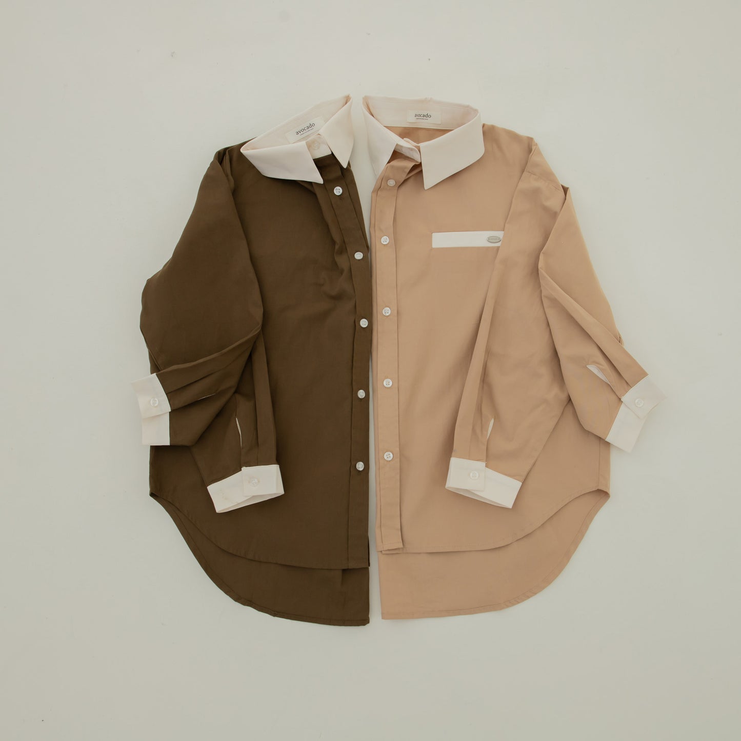 avocado - Julian Shirt เสื้อเชิ้ตสีพื้นผ้า cotton ดีเทลตัดปกสีครีม