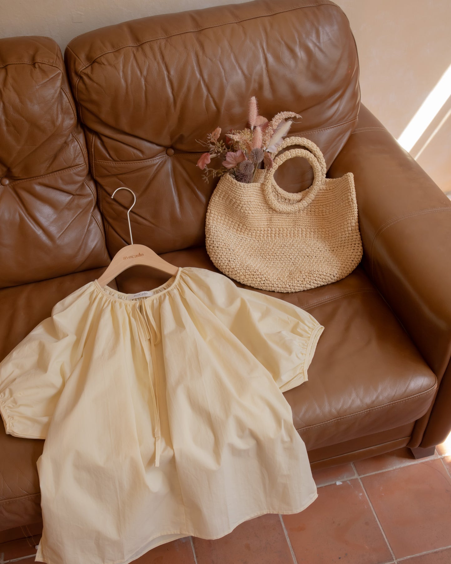avocado - Gentle Lady Blouse เสื้อเบลาส์ผูกโบว์ ดีเทลแขนตุ๊กตา
