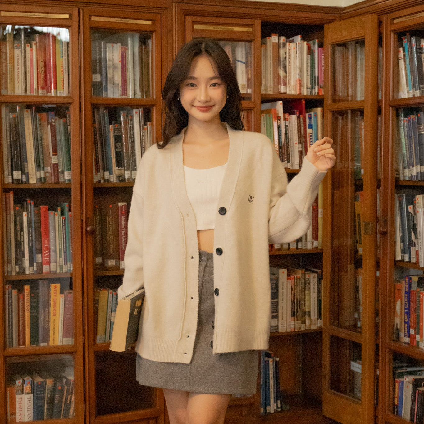 avocado - College Cardigan คาร์ดิแกนตัวใหญ่แบบ Unisex