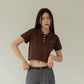 avocado - Lilo Knit Polo เสื้อโปโลครอป  แต่งดีเทลกระดุมเหล็ก