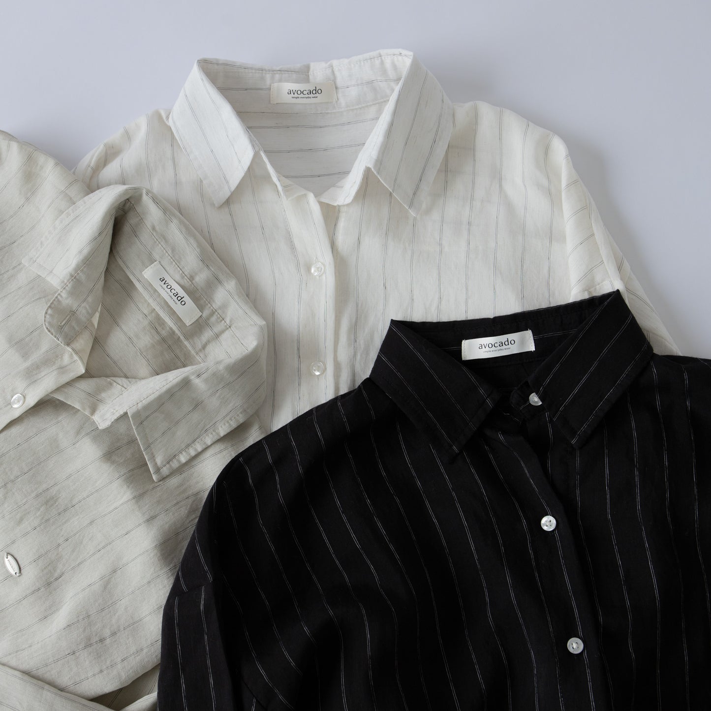 avocado - Parlin Line Shirt เสื้อเชิ้ตลายทางผ้าคอตตอนผสมโพลีเอสเตอร์