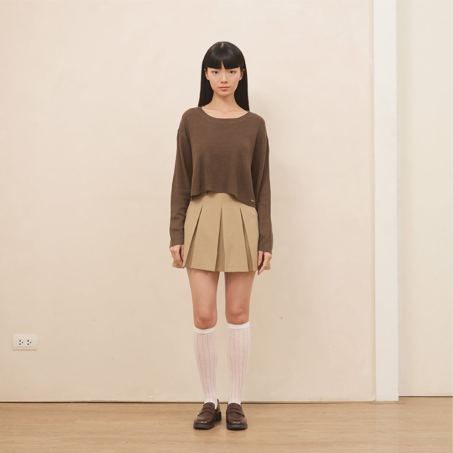 avocado - Jammy Tops เสื้อแขนยาวคอปาดทรงครอป บางเบา ใส่สบาย มี 8 สี