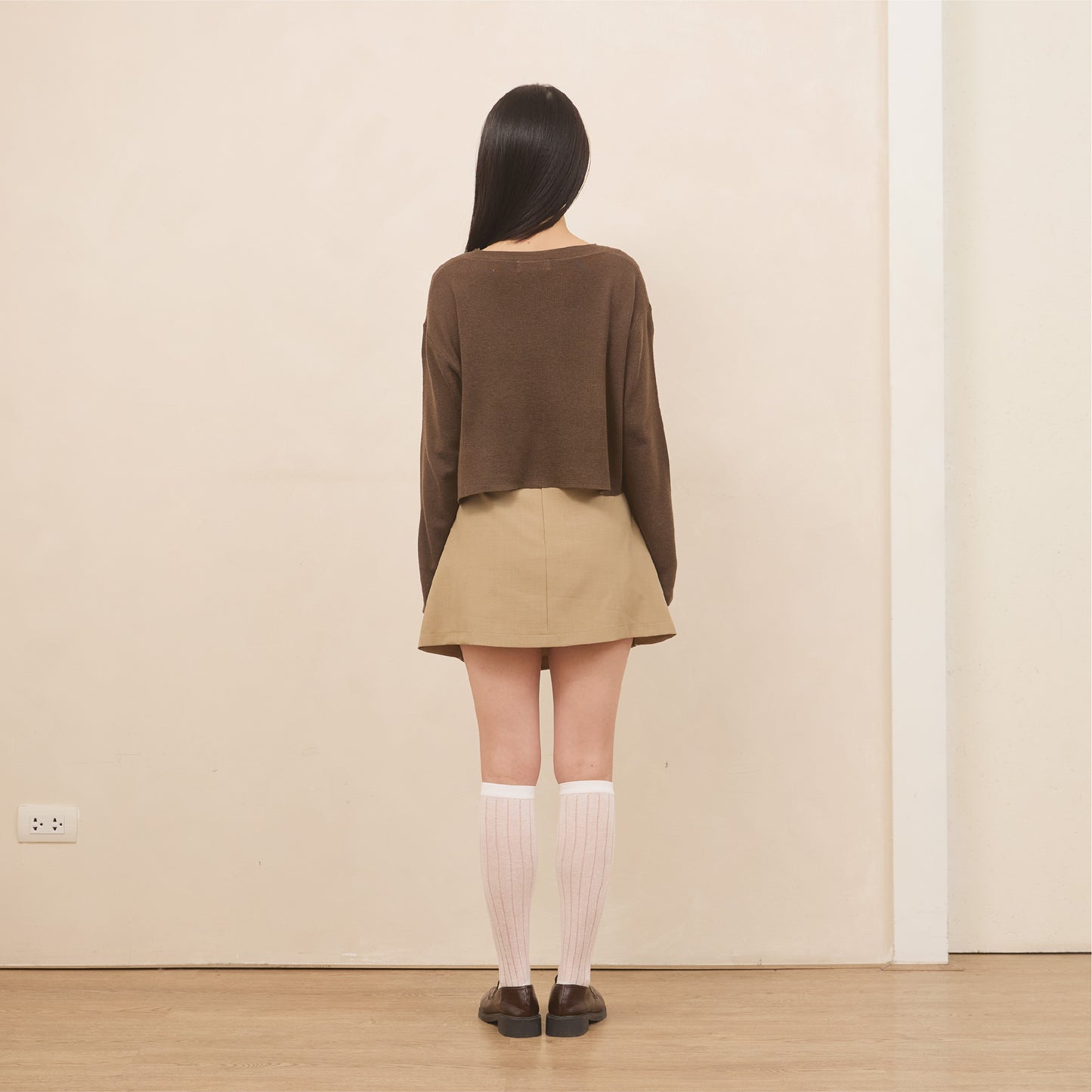 avocado - Jammy Tops เสื้อแขนยาวคอปาดทรงครอป บางเบา ใส่สบาย มี 8 สี